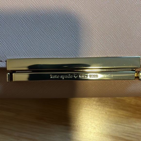 Small Kate spade pink purse - Picture 2 of 7